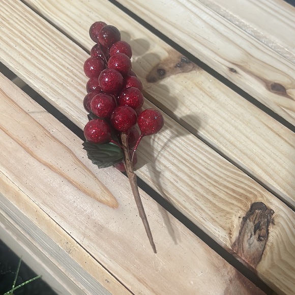 Red Christmas 🎄 Decorations - Picture 7 of 7